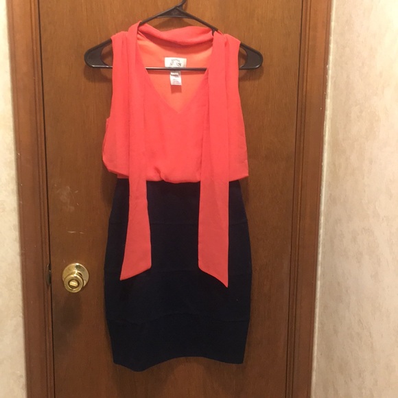 Women’s Body con Business dress - Picture 1 of 3